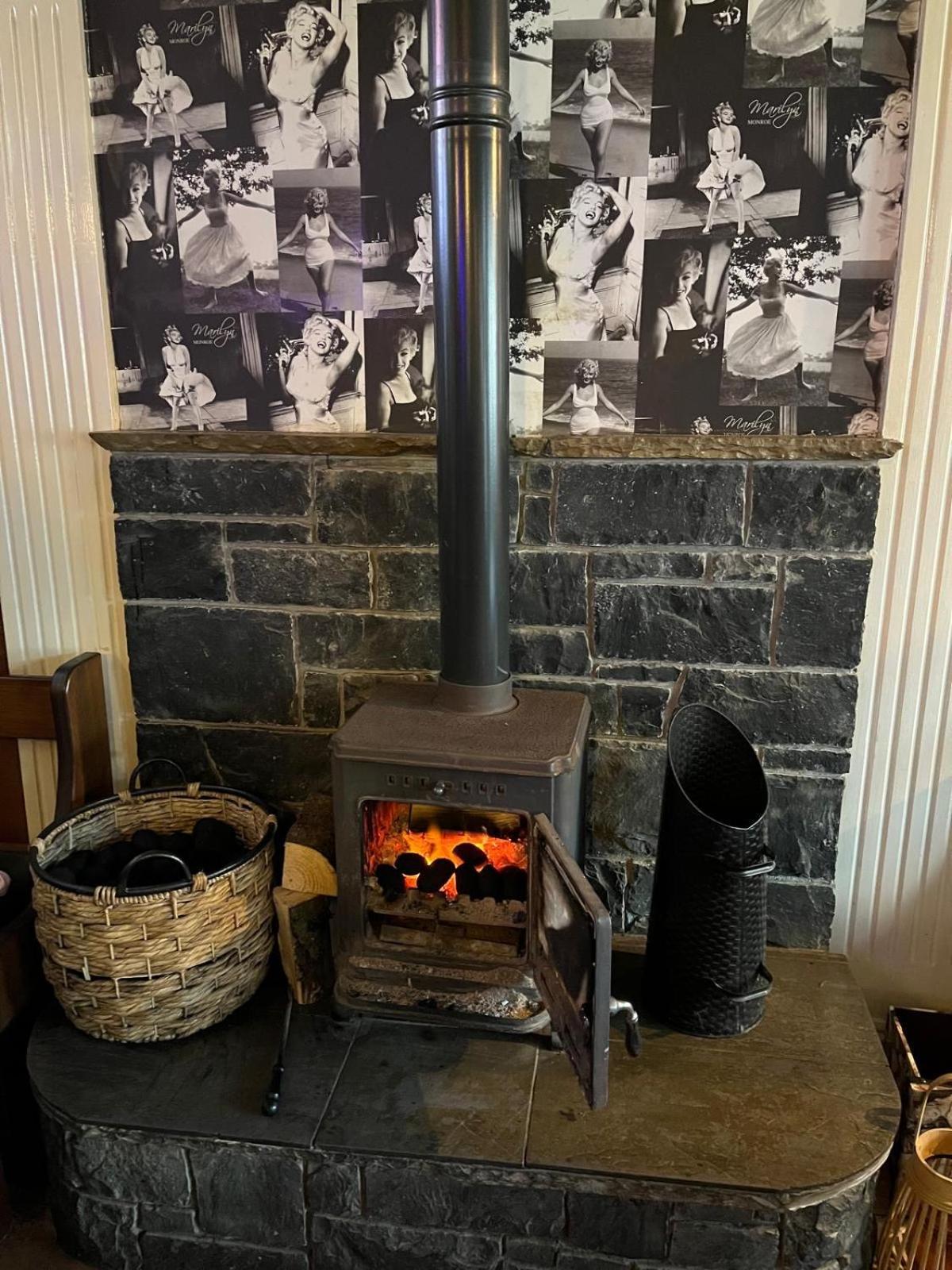 The Coach House Inn Moycullen Exteriér fotografie